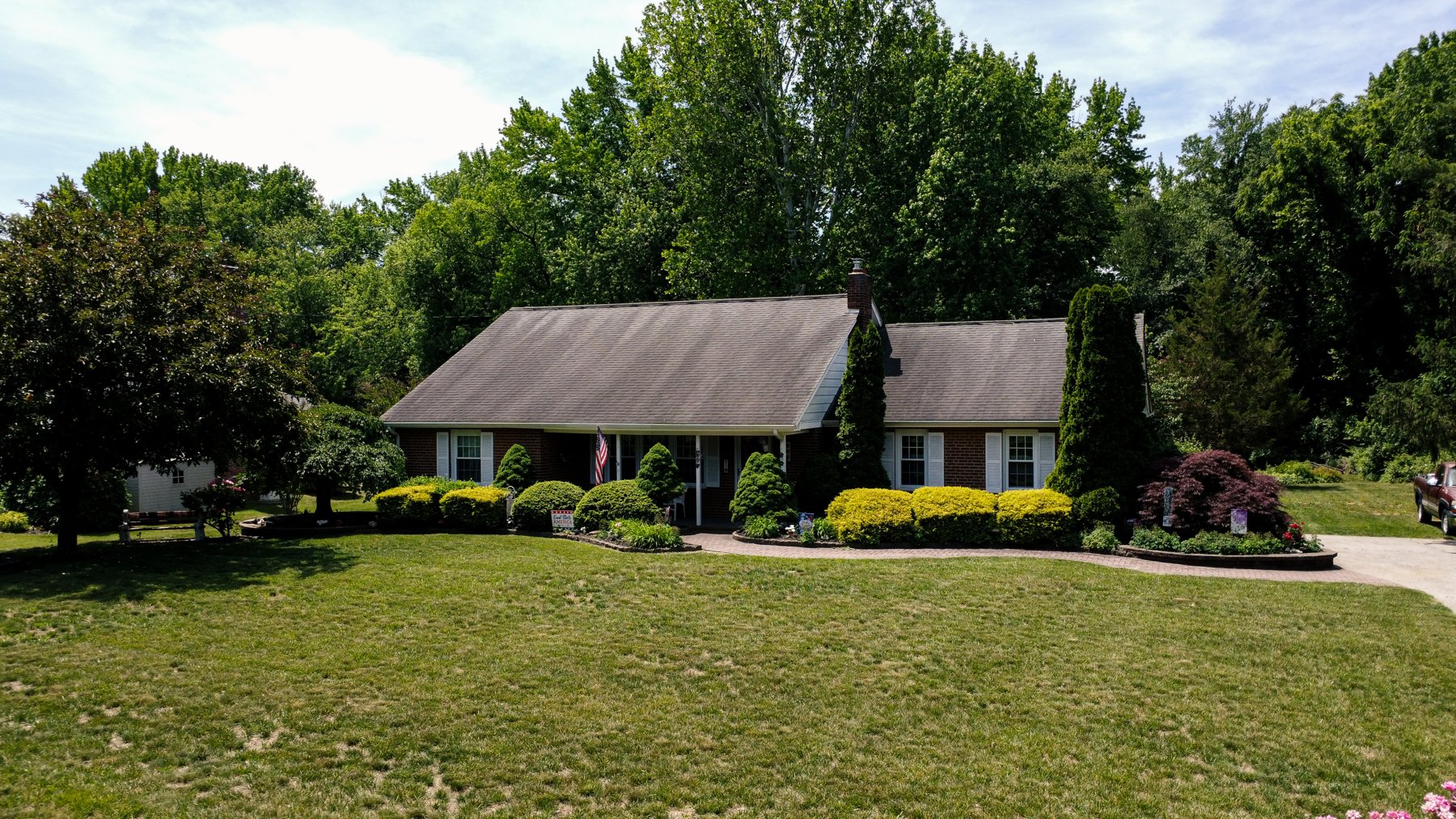 24 year old worn composition shingle roof in Mickleton NJ before replacement